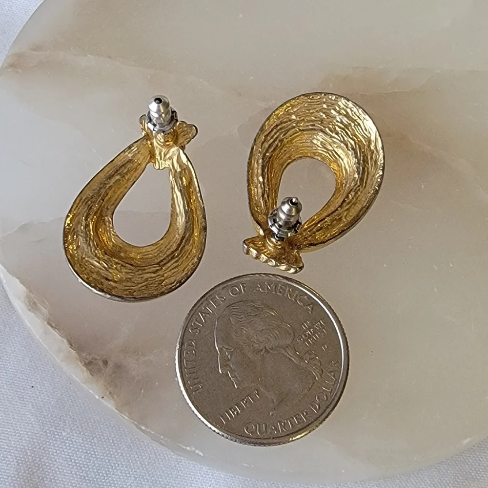 Vintage earrings gold